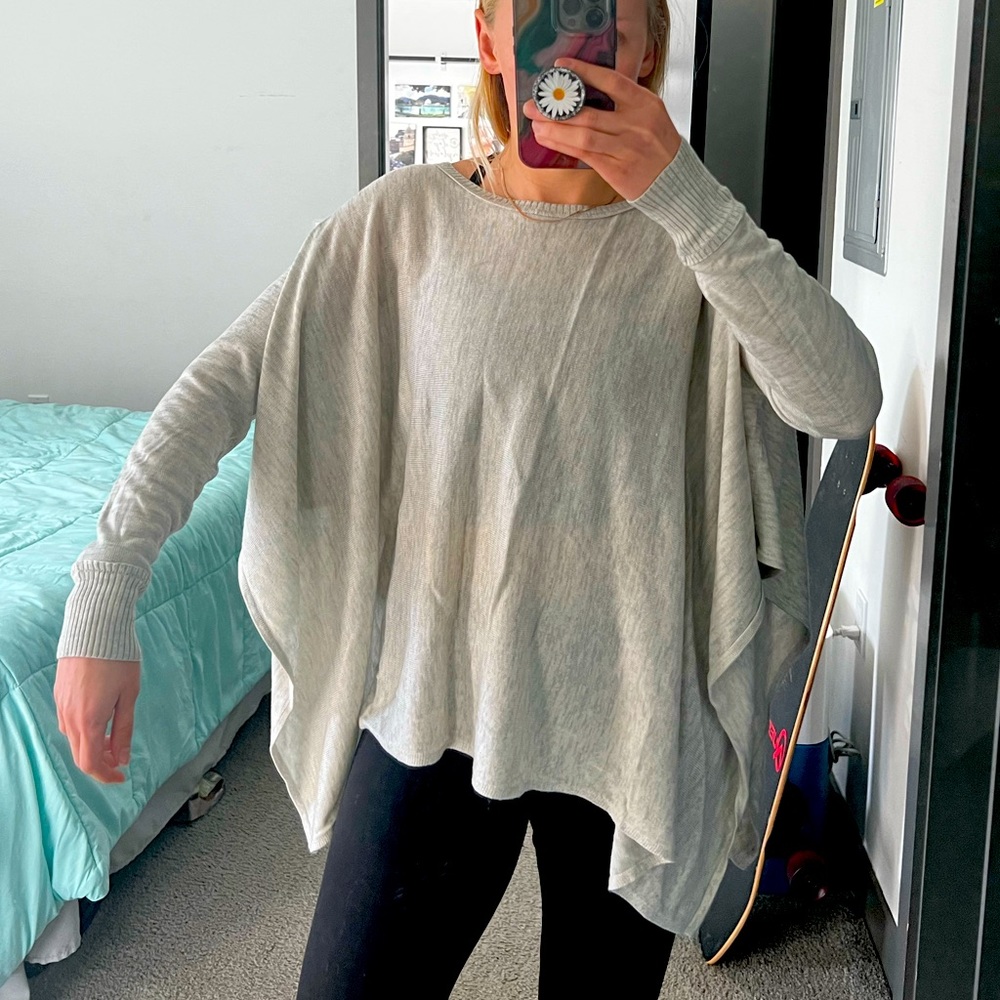 Knox Rose | Light gray long sleeve shirt